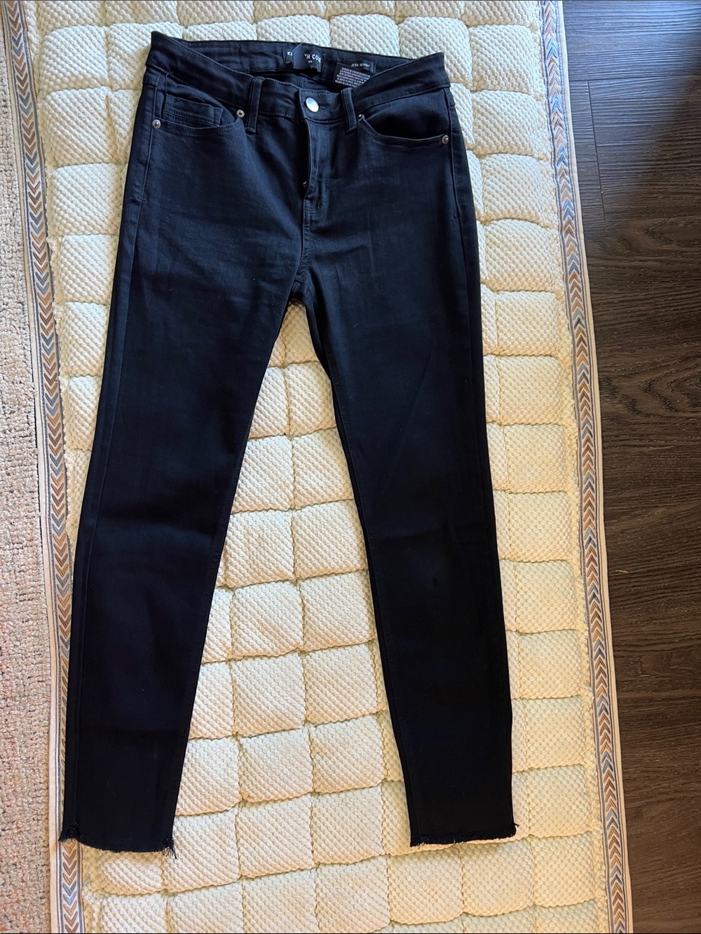Kenneth Cole Black Women's Skinny Jeans size 4